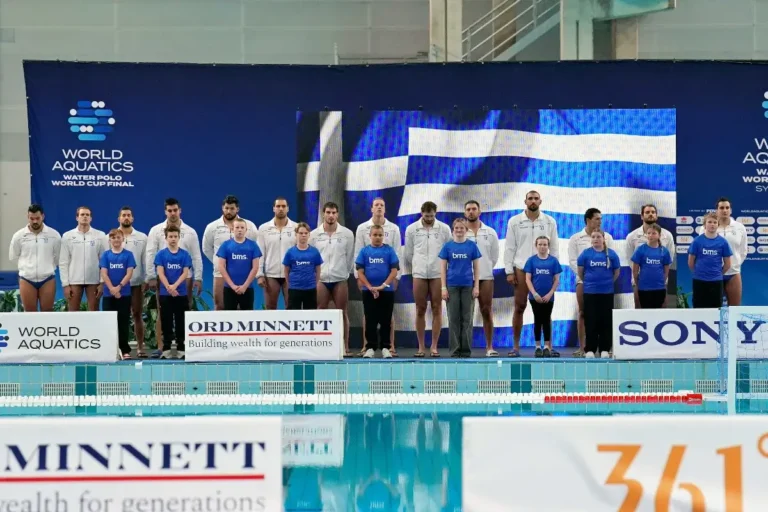 Ανατριχίλα στο Σίδνεϊ! Η Εθνική Ελλάδας παρέλαβε τα χρυσά μετάλλια και άκουσε τον Εθνικό Ύμνο (vids)