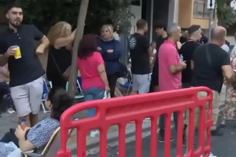 Τούμπα: Κοιμήθηκαν έξω από το τμήμα για διαβατήριο με την παλιά ταυτότητα!