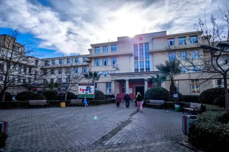 Άγρια επίθεση σε νοσηλεύτρια στα Επείγοντα του «Ερυθρού Σταυρού» - Η καταγγελία της ΠΟΕΔΗΝ