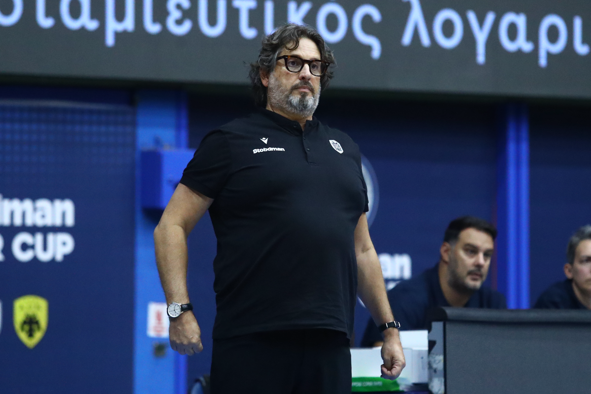 Δέχτηκε τεχνική ποινή ο Τρινκιέρι - Οι αντιδράσεις του Ιταλού τεχνικού (vids)