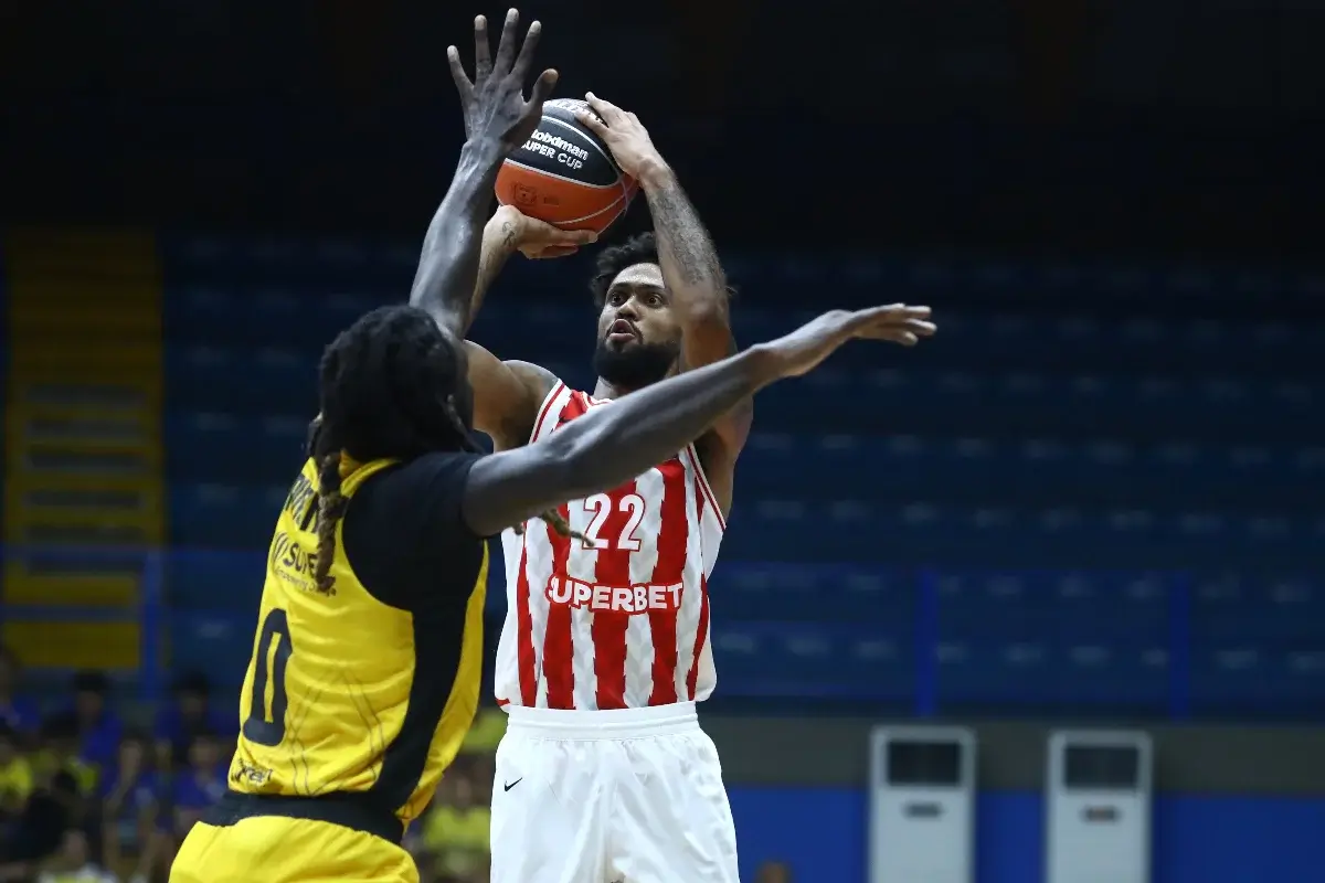 Ολυμπιακός – ΑΕΚ 93-80: Οι «ερυθρόλευκοι» πήραν άνετα το πρώτο εισιτήριο για τον τελικό του Super Cup