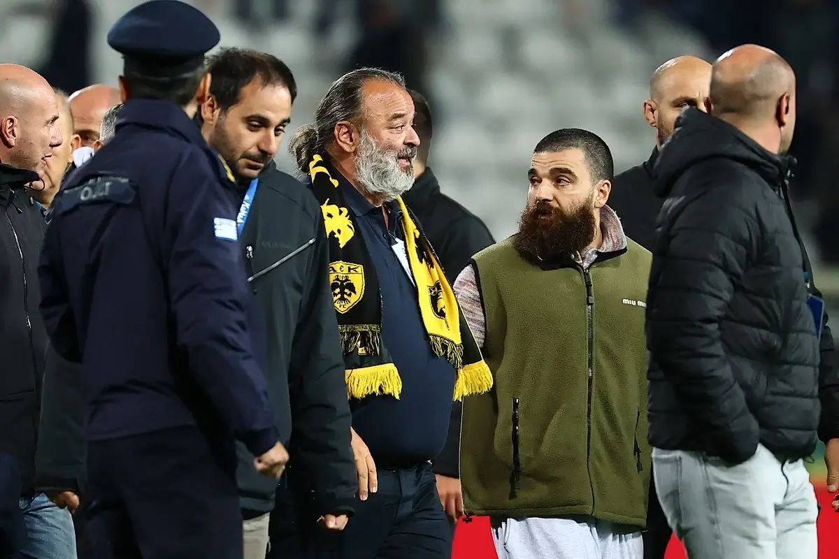 Η ένταση με Ηλιόπουλο στην Τούμπα μετά το ΠΑΟΚ – ΑΕΚ – Παρενέβη ο Γιώργος Σαββίδης (vid)
